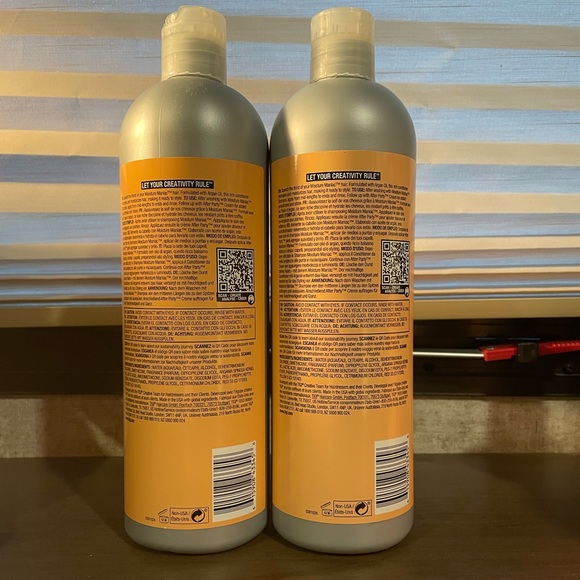 🌟 BRAND NEW! 🌟 TWO 750ml Bottles BedHead TIGI Moisture Maniac Conditioner!! 🧖🏼 - Picture 2 of 2